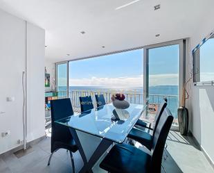 Menjador de Apartament en venda en Roses amb Aire condicionat, Terrassa i Moblat
