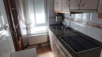 Cuina de Estudi de lloguer en Ourense Capital  amb Calefacció, Parquet i Moblat