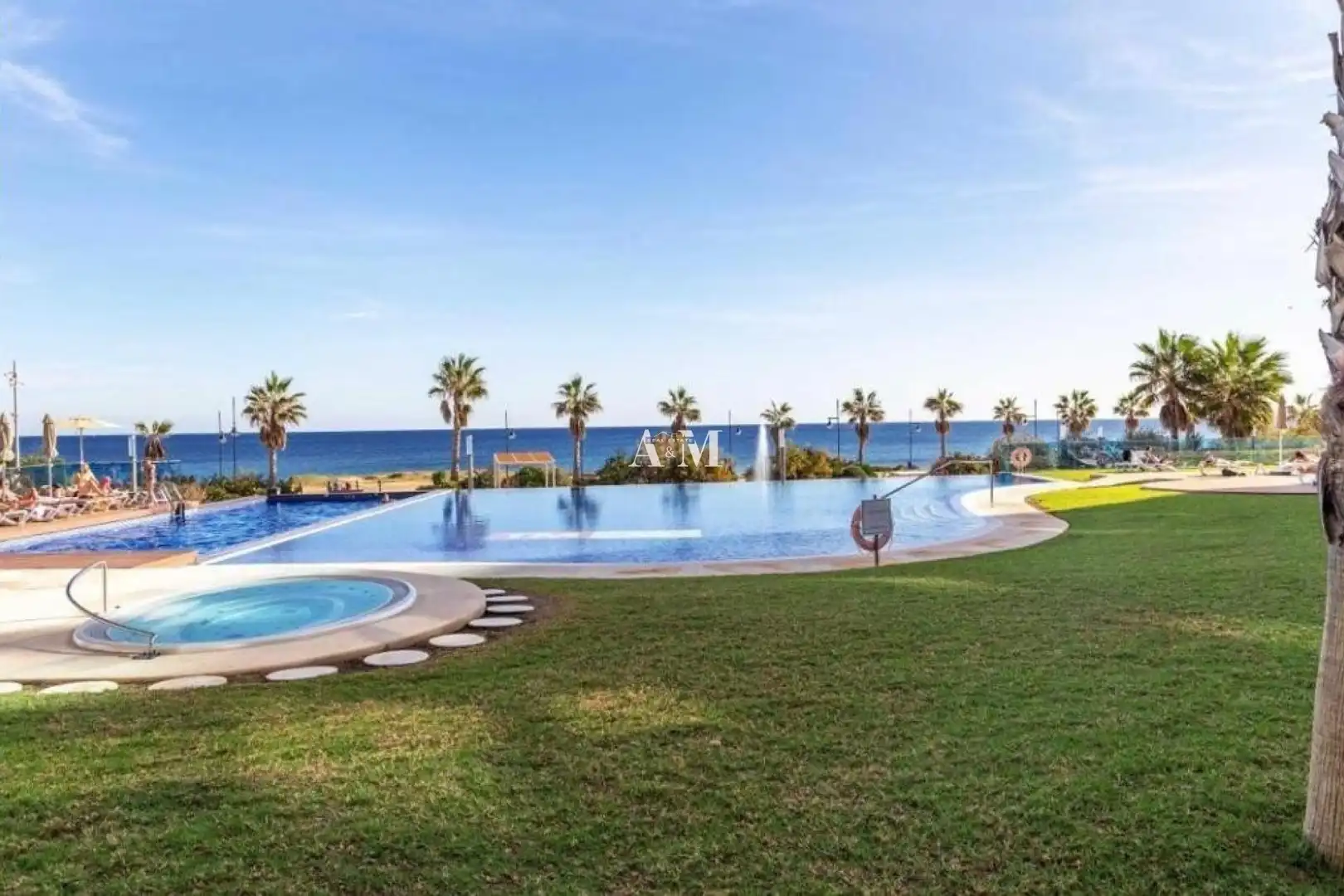 Piscina de Pis de lloguer en Torrevieja amb Aire condicionat, Calefacció i Terrassa