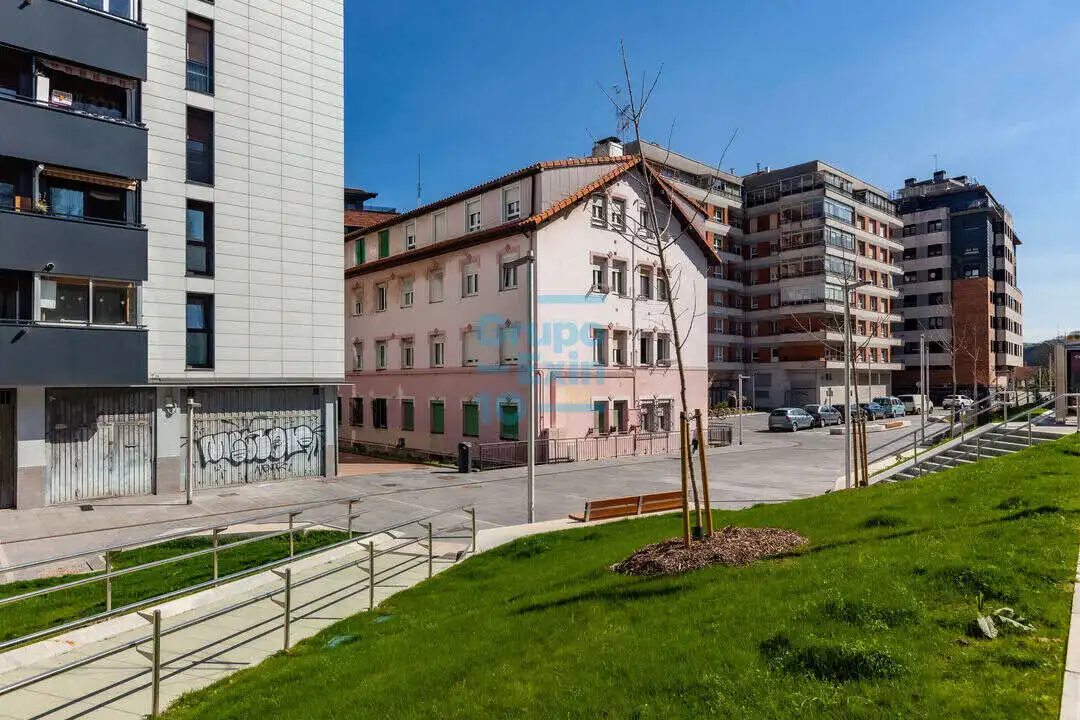 Vista exterior de Pis en venda en Donostia - San Sebastián 