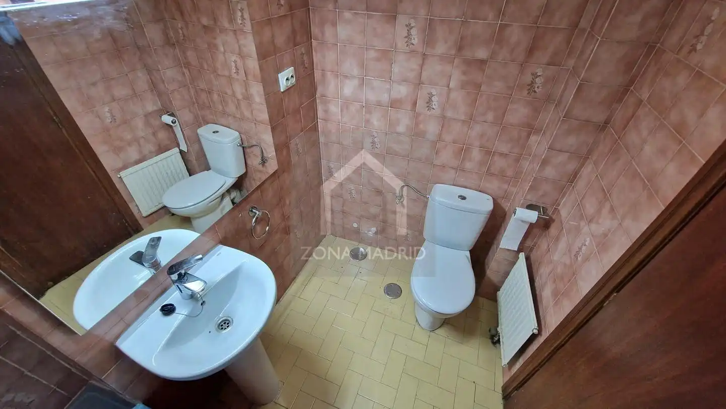 Bathroom of Flat for sale in Tetuán