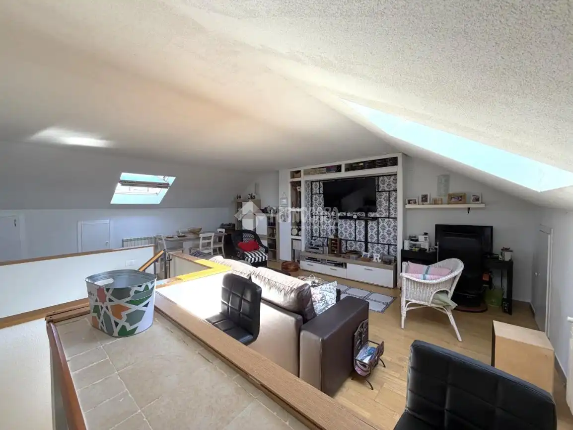 Wohnzimmer von Wohnung zum Verkauf in Villalbilla mit Privatgarten und Schwimmbad