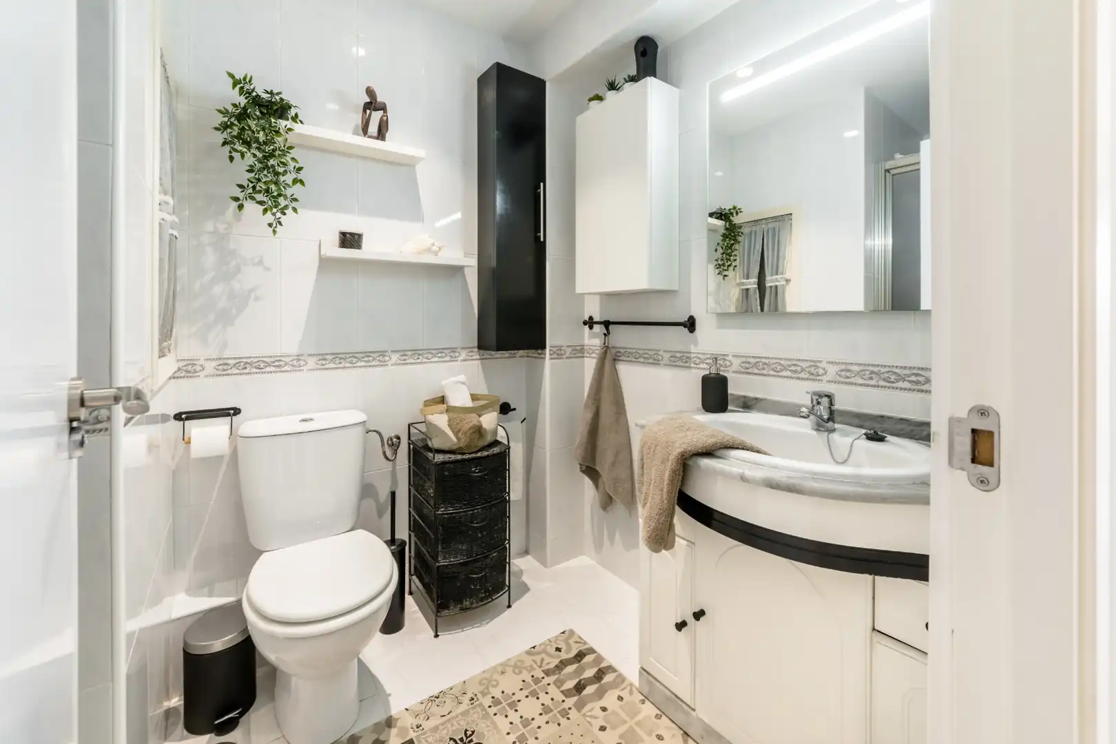 Baño de Piso en venta en Oleiros con Calefacción, Parquet y Horno