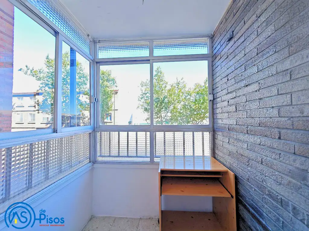 Flat for rent in Calle de Felisa Galé, 2, La Jota