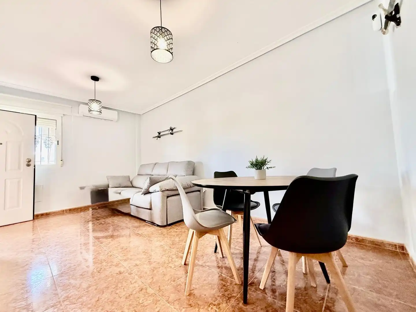 Terraced house with terrace for sale in Calle Calle Somosierra, imagen 7