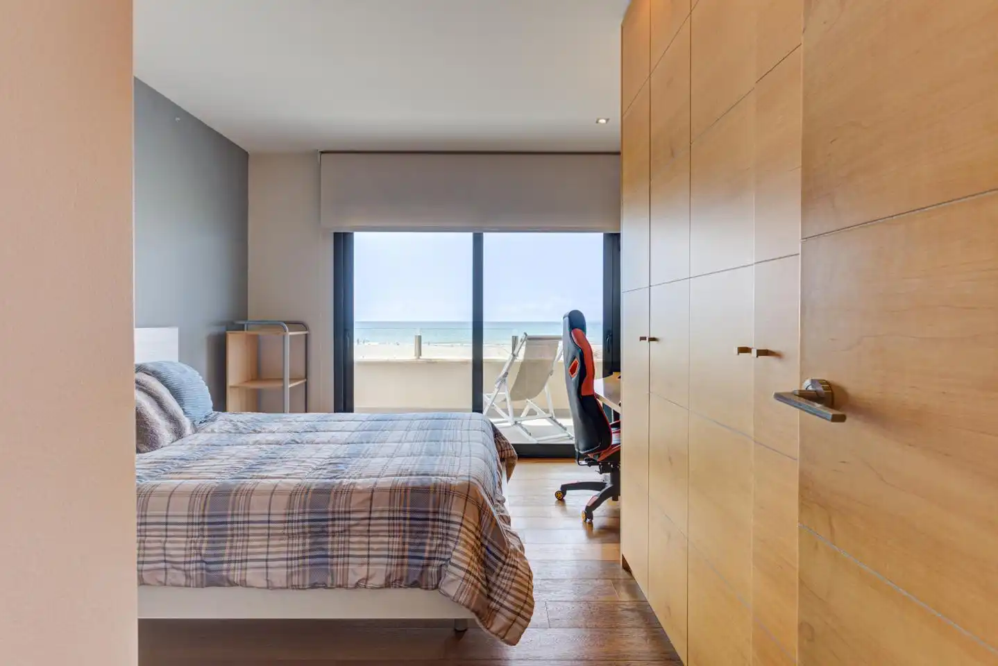 Schlafzimmer von Haus oder Chalet zum Verkauf in Castelldefels mit Klimaanlage, Heizung und Privatgarten