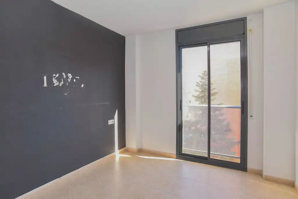 Habitación de Piso en venta en Ripollet con Calefacción y Piscina