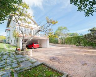 Vista exterior de Casa o xalet en venda en Guadarrama amb Terrassa