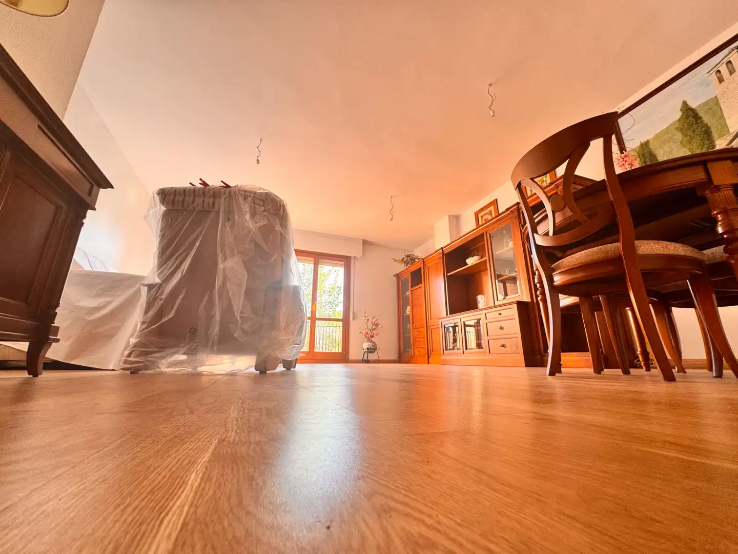 Sala d'estar de Pis en venda en Sabiñánigo amb Calefacció, Parquet i Traster