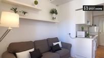 Living room of Flat to rent in  Madrid Capital  with Air Conditioner, Heating and Balcony