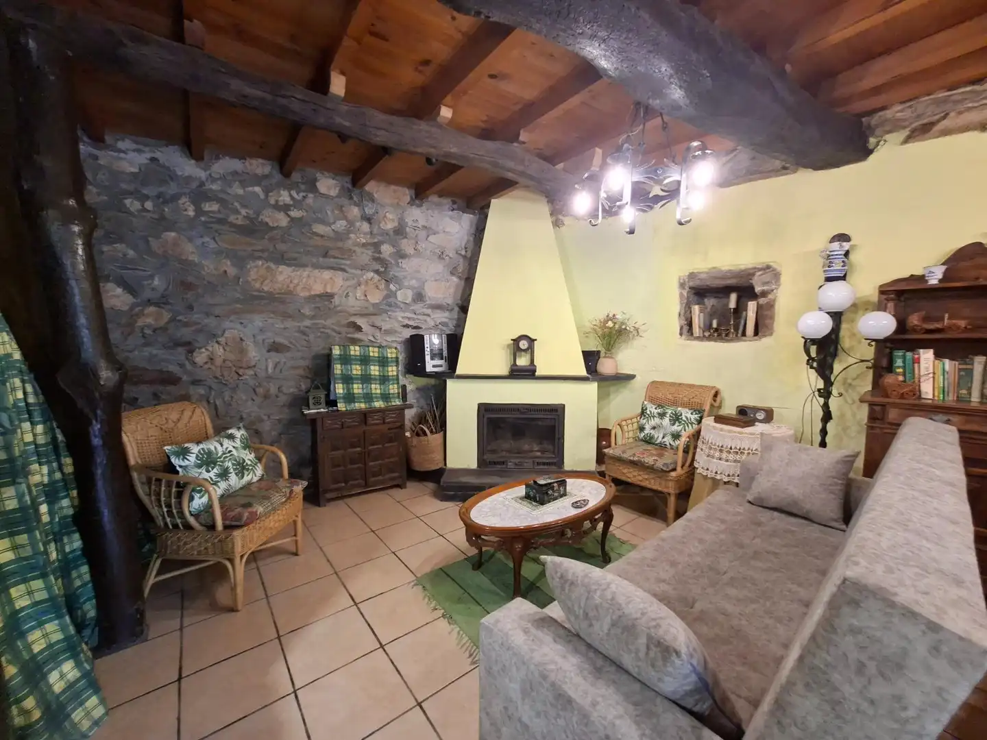 Sala d'estar de Finca rústica en venda en Borrenes amb Terrassa i Balcó