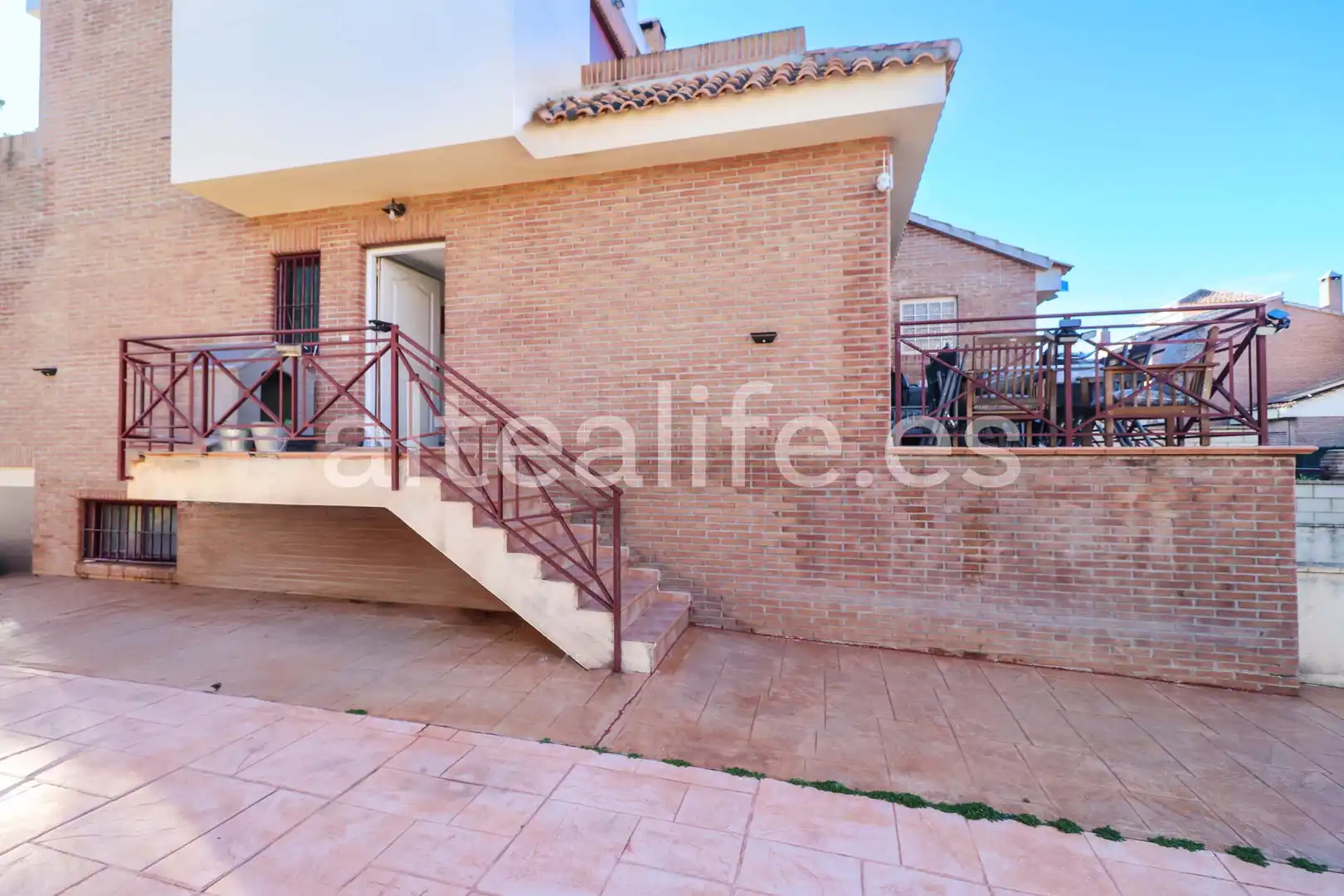 Vista exterior de Casa adosada en venta en La Nucia con Calefacción, Terraza y Piscina comunitaria