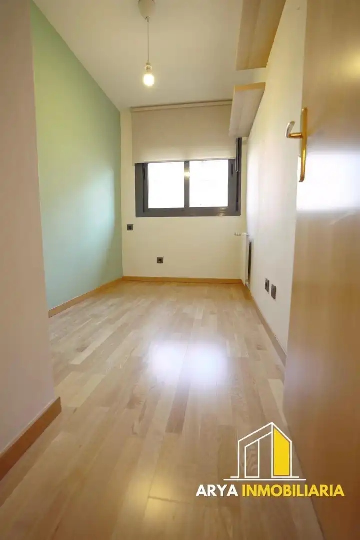 Habitación de Piso en venta en Torrejón de Ardoz con Calefacción, Trastero y Amueblado