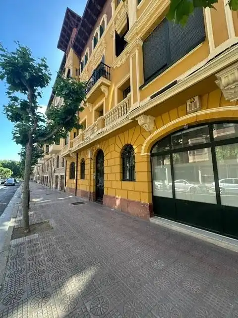 Außenansicht von Wohnung zum Verkauf in Burgos mit Heizung, Parkett und Möbliert