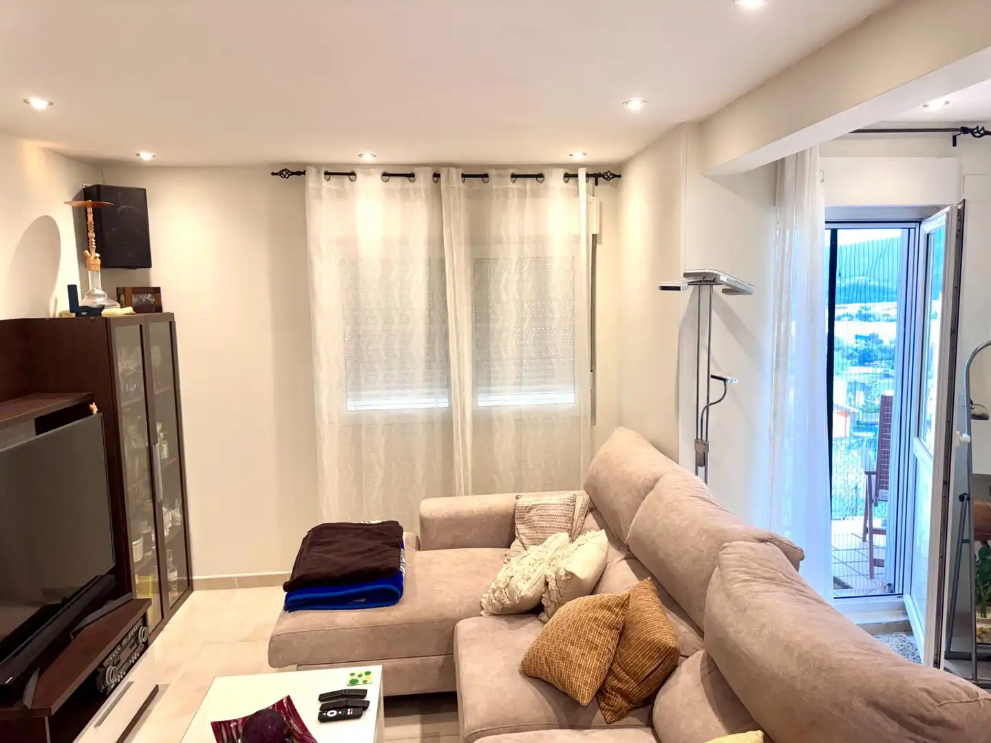 Wohnzimmer von Erdgeschoss zum Verkauf in El Astillero   mit Heizung, Privatgarten und Terrasse