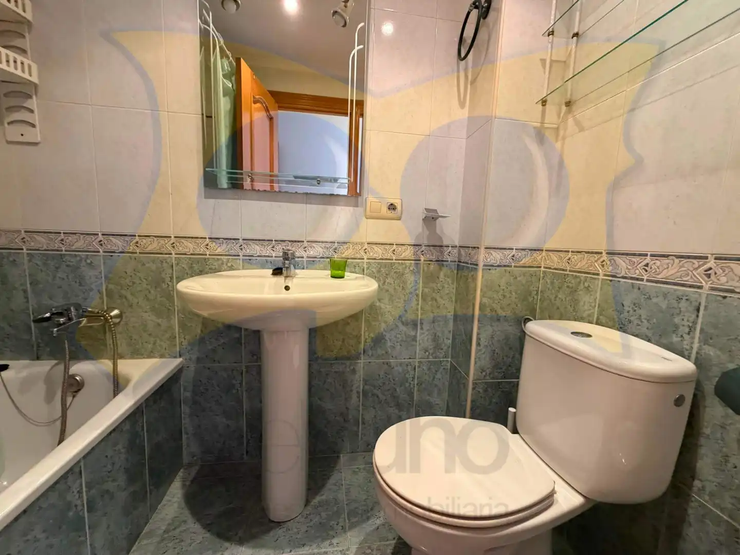 Bathroom of Flat for rent in Salamanca  with Heating, Furnished and Oven