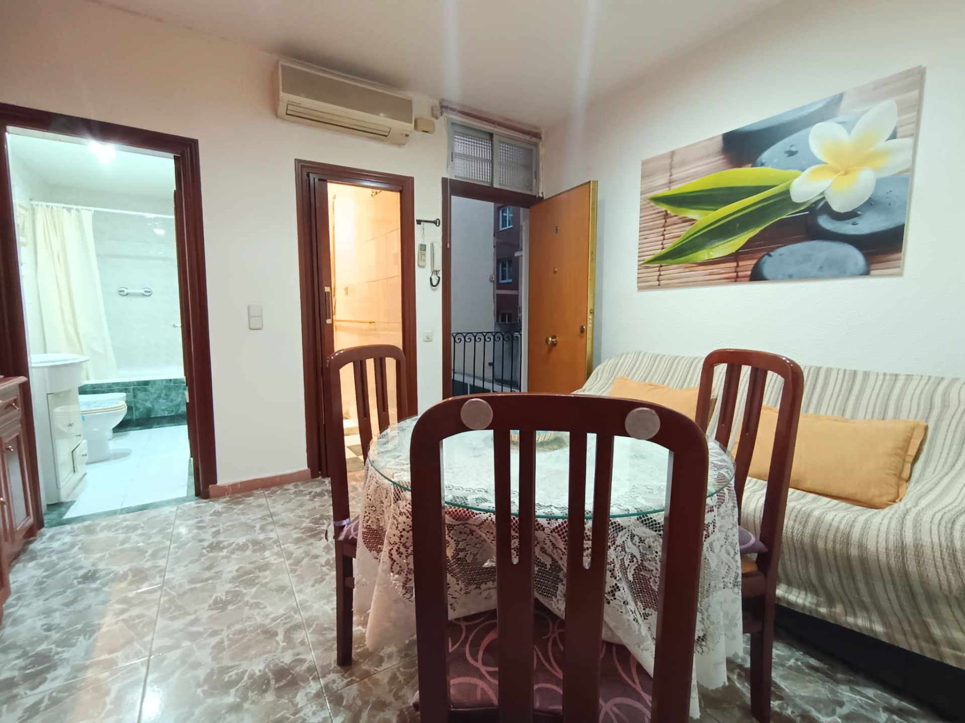 Habitación de Piso en venta en  Madrid Capital con Aire acondicionado y Calefacción