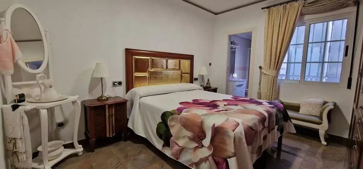 Dormitori de Casa adosada en venda en Totana amb Aire condicionat, Moblat i Balcó