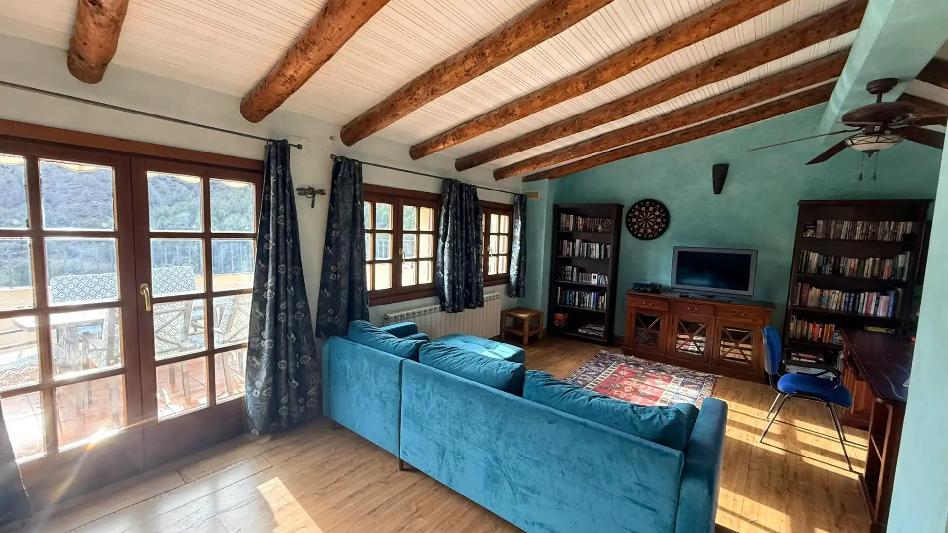 Sala de estar de Casa adosada en venta en Castellote con Calefacción, Terraza y Trastero