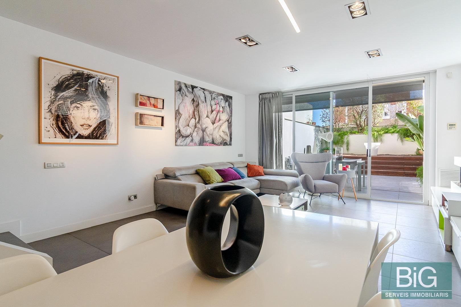 Sala d'estar de Casa o xalet en venda en Mataró amb Aire condicionat, Calefacció i Jardí privat