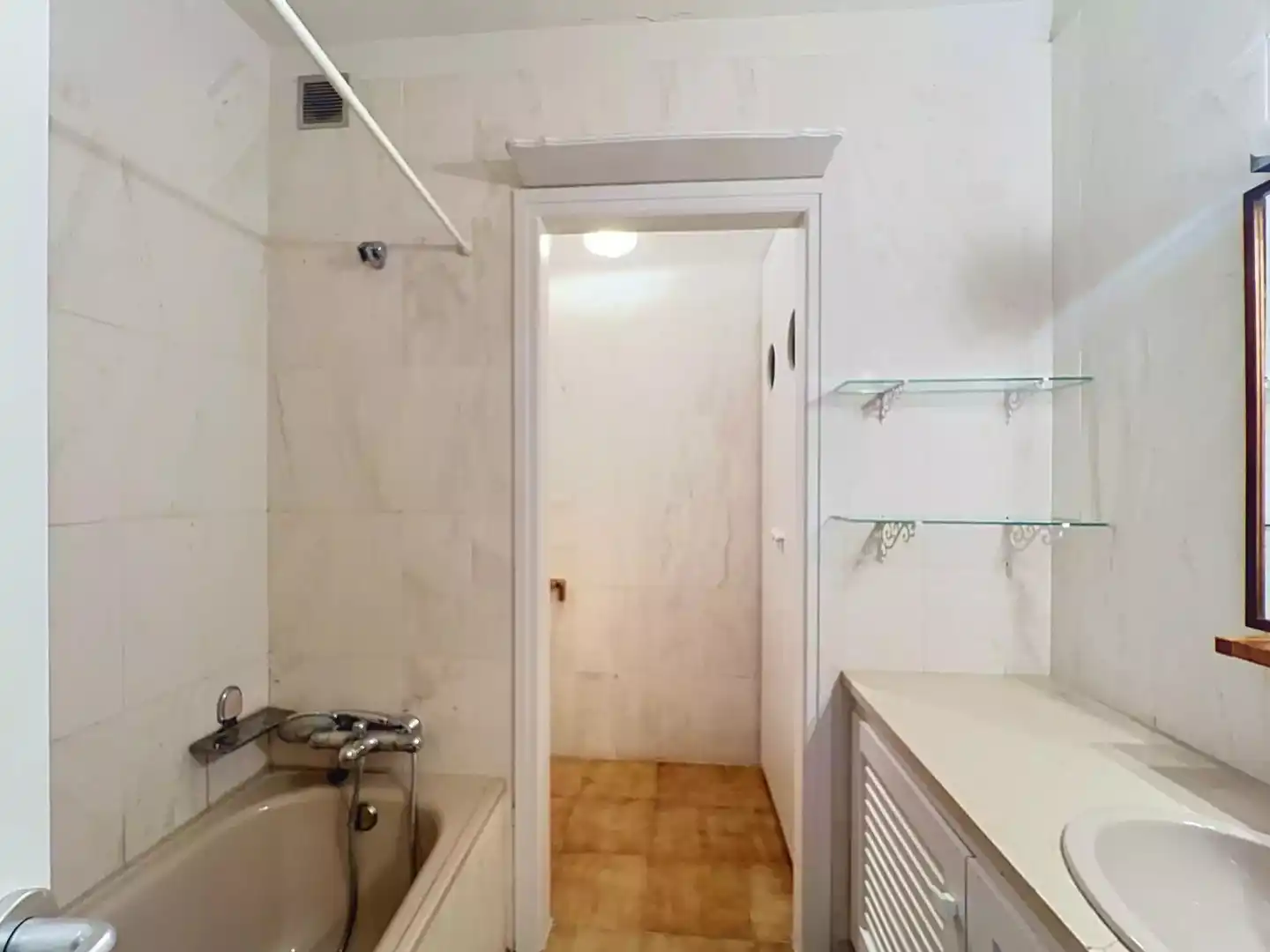 Badezimmer von Wohnungen zum Verkauf in Empuriabrava