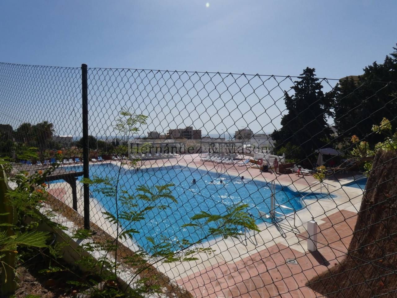 Piscina de Piso en venta en Torremolinos con Calefacción, Terraza y Piscina comunitaria