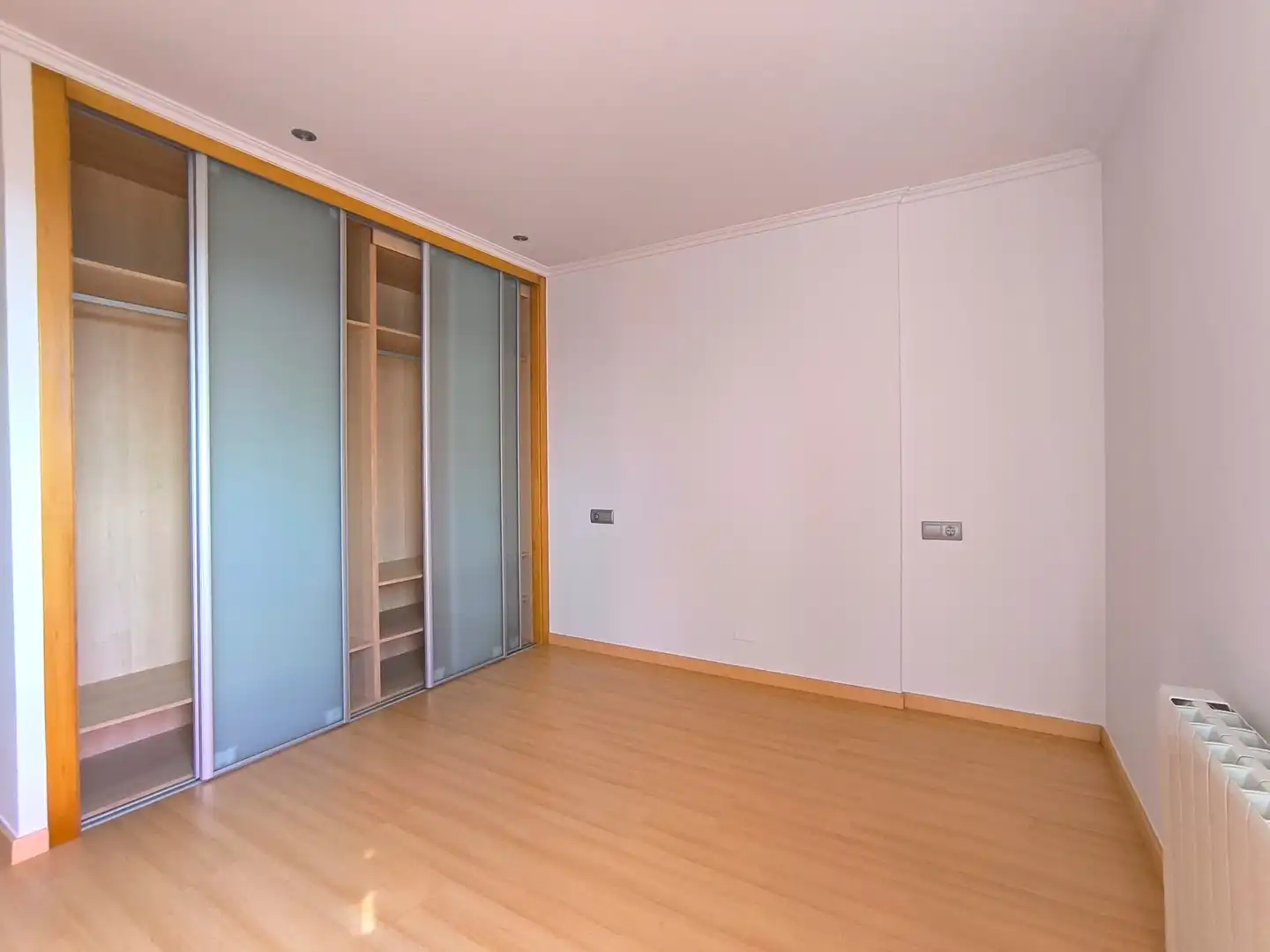 Bedroom of Flat for sale in Carballo  with Heating, Parquet flooring and Storage room