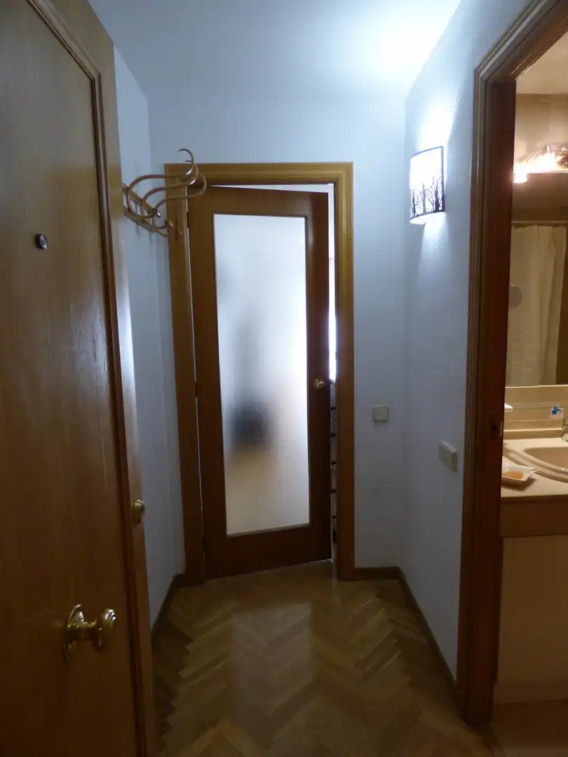 Flat for rent in Madrid  with Air Conditioner, Heating and Furnished