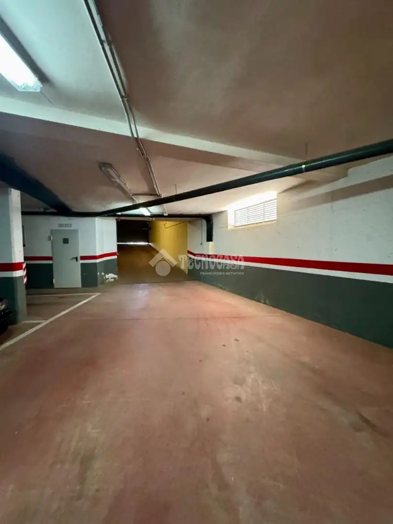 Parkplatz von Wohnung zum Verkauf in Humanes mit Klimaanlage, Heizung und Abstellraum