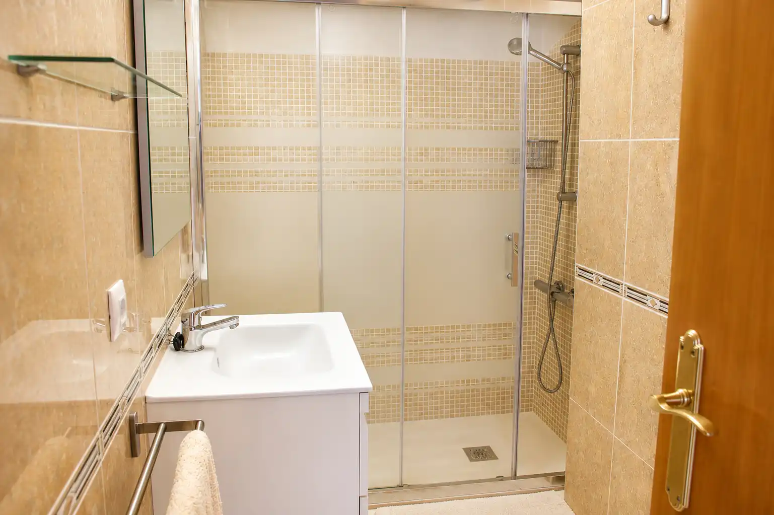 Bathroom of Flat for rent in Palamós  with Air Conditioner, Heating and Terrace