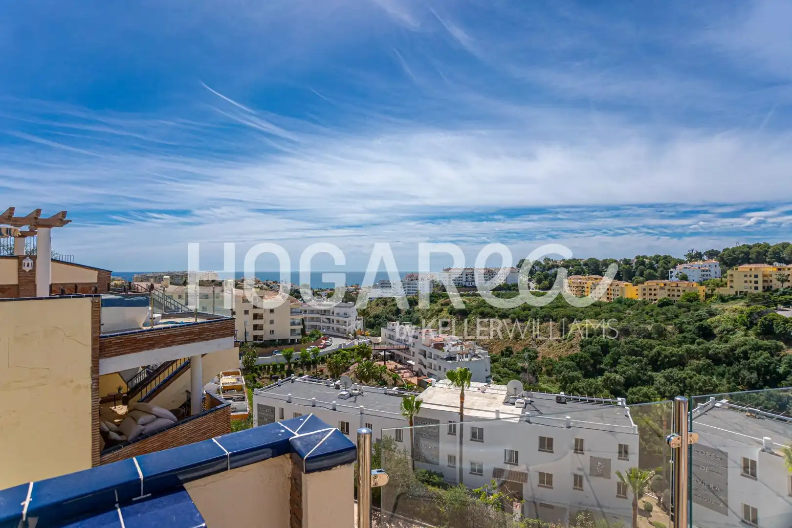 Vista exterior de Àtic en venda en Mijas amb Aire condicionat, Jacuzzi i Piscina comunitària