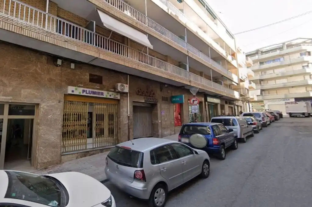 Local comercial en venda a Calle Constitución, imagen 2