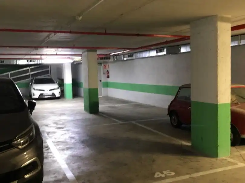 Garaje de alquiler en Carrer de Francesc Layret, 7, Montesa