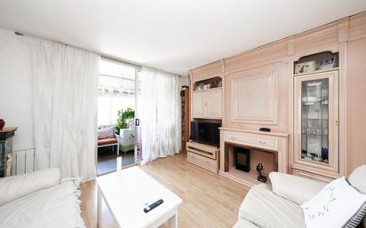 Living room of Flat for sale in  Barcelona Capital  with Heating, Terrace and Balcony