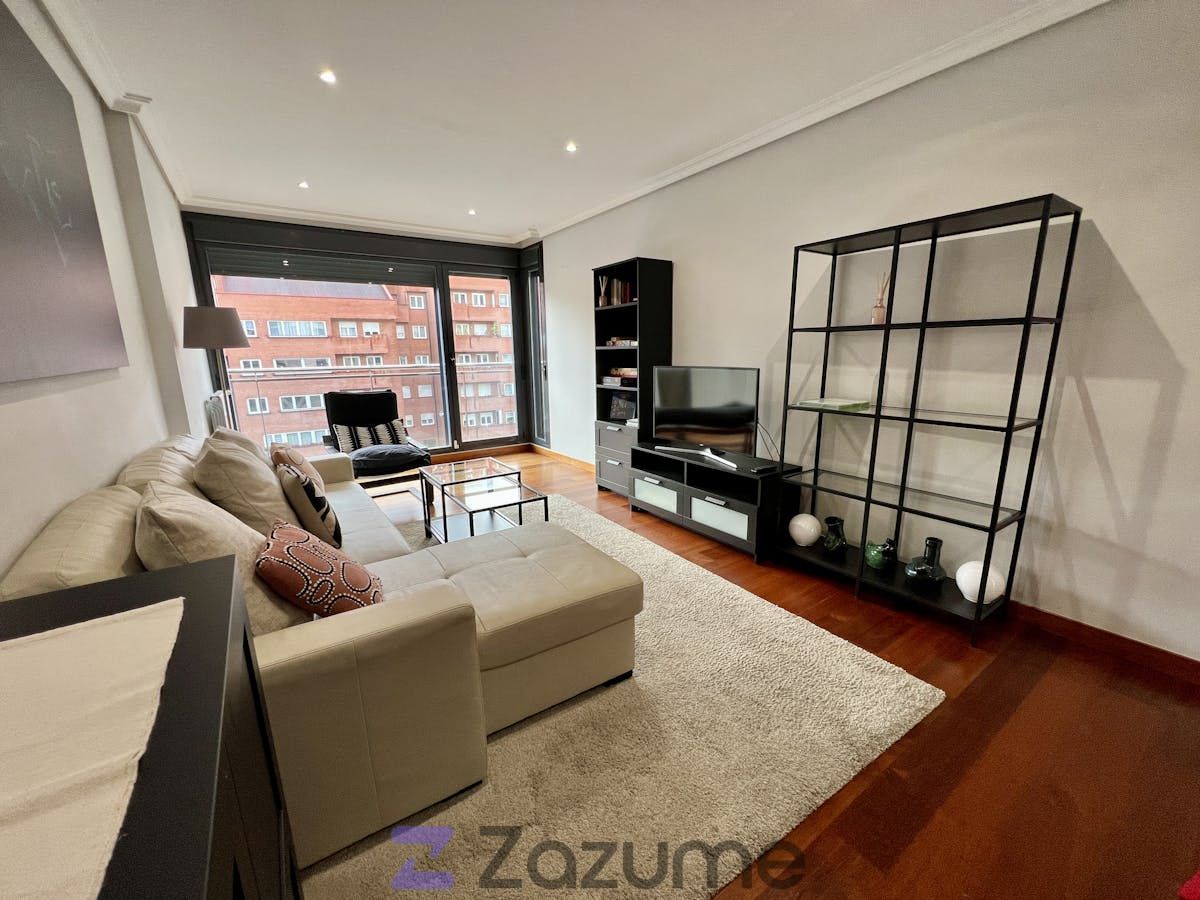 Sala d'estar de Pis de lloguer en Bilbao  amb Calefacció, Parquet i Terrassa