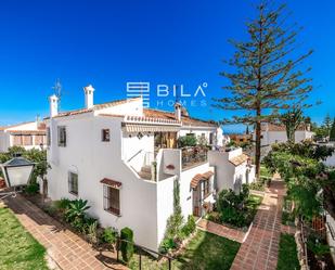 Exterior view of Single-family semi-detached for sale in Marbella  with Air Conditioner, Heating and Terrace