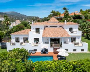 Vista exterior de Casa o xalet de lloguer en Marbella amb Aire condicionat, Terrassa i Piscina