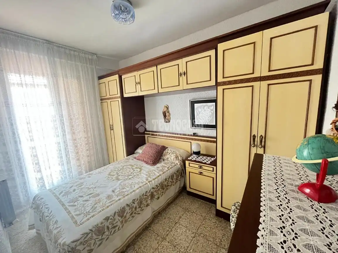 Habitación de Piso en venta en Zaragoza con Calefacción y Balcón