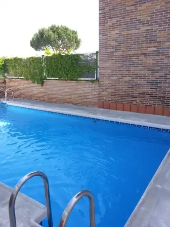 Piscina de Estudi de lloguer en Pozuelo de Alarcón amb Calefacció, Jardí privat i Parquet