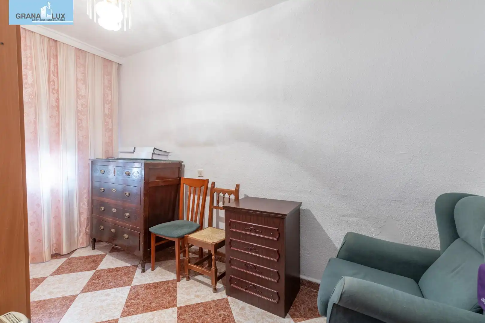 Dormitori de Casa o xalet en venda en La Zubia amb Terrassa