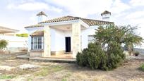 Vista exterior de Casa o xalet en venda en Chiclana de la Frontera amb Terrassa