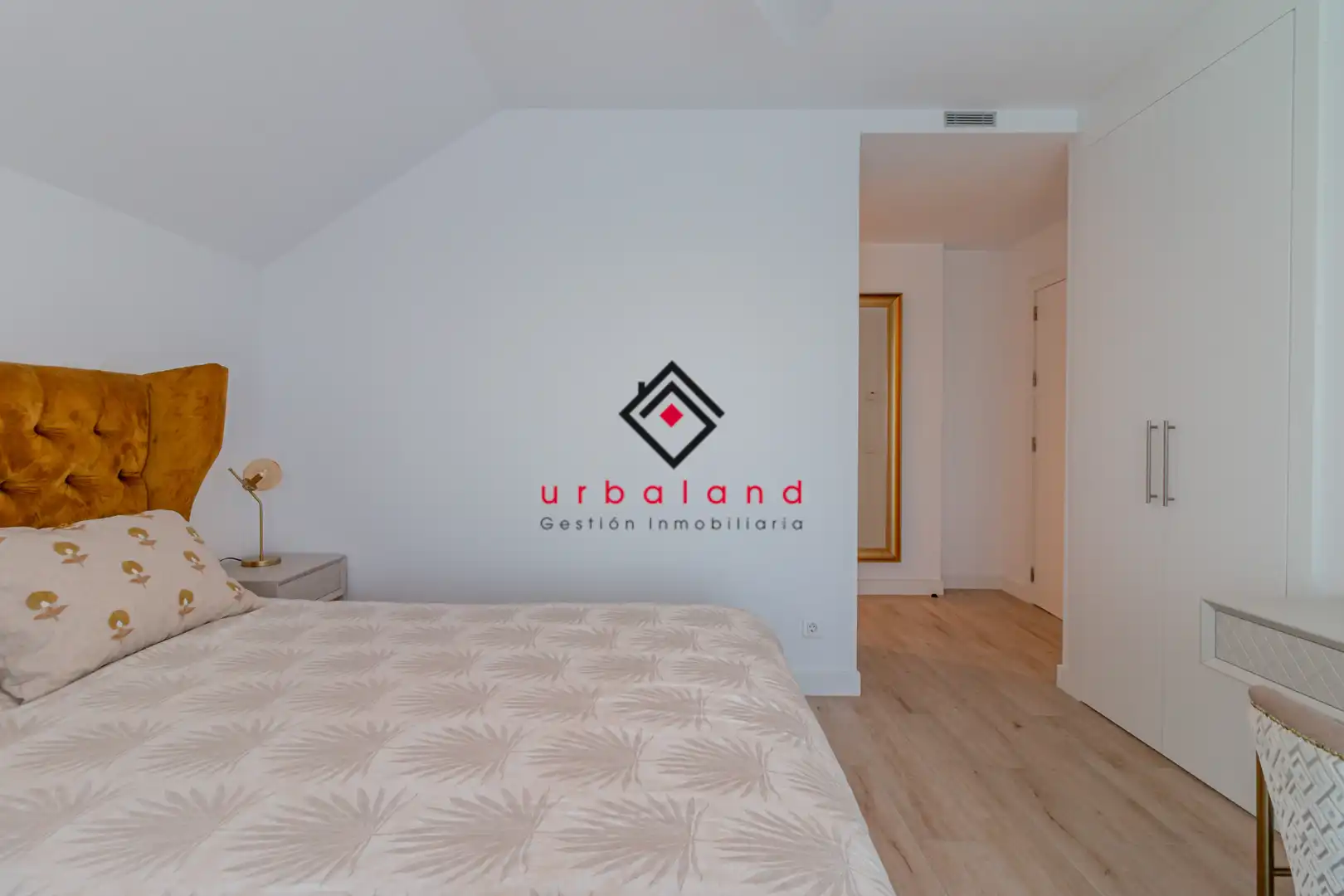 Semi-detached house with pool for sale in Calle de Cosme Damián Churruca, imagen 30