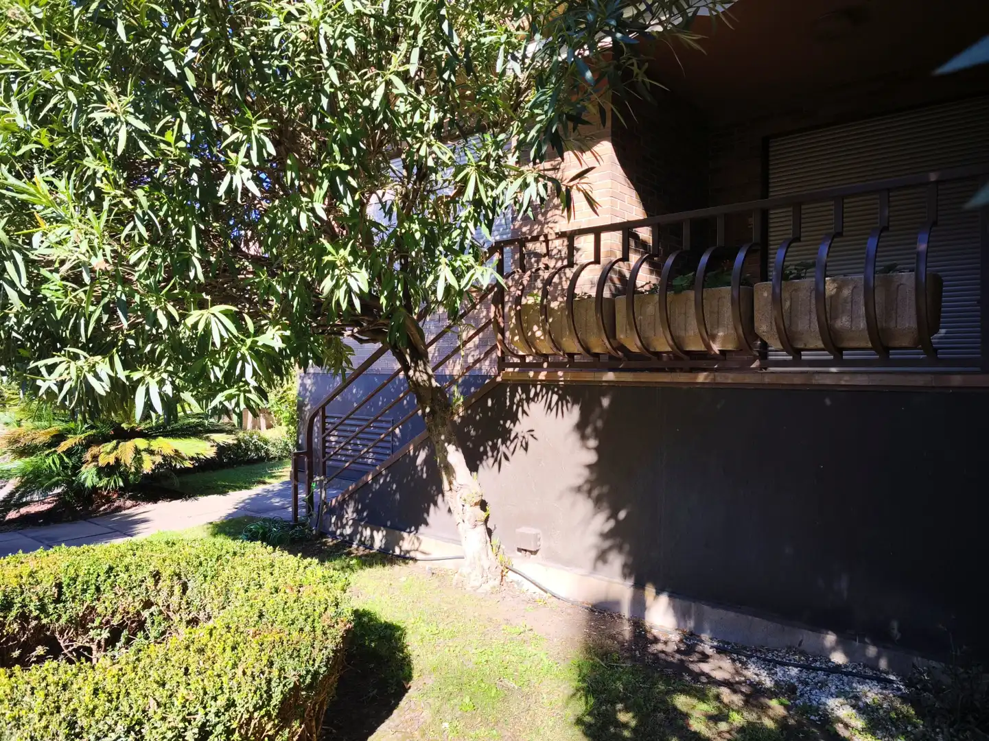 Vista exterior de Casa o xalet en venda en  Logroño amb Calefacció, Parquet i Terrassa