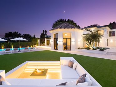 Casa amb balcó en venda a Nueva Andalucía