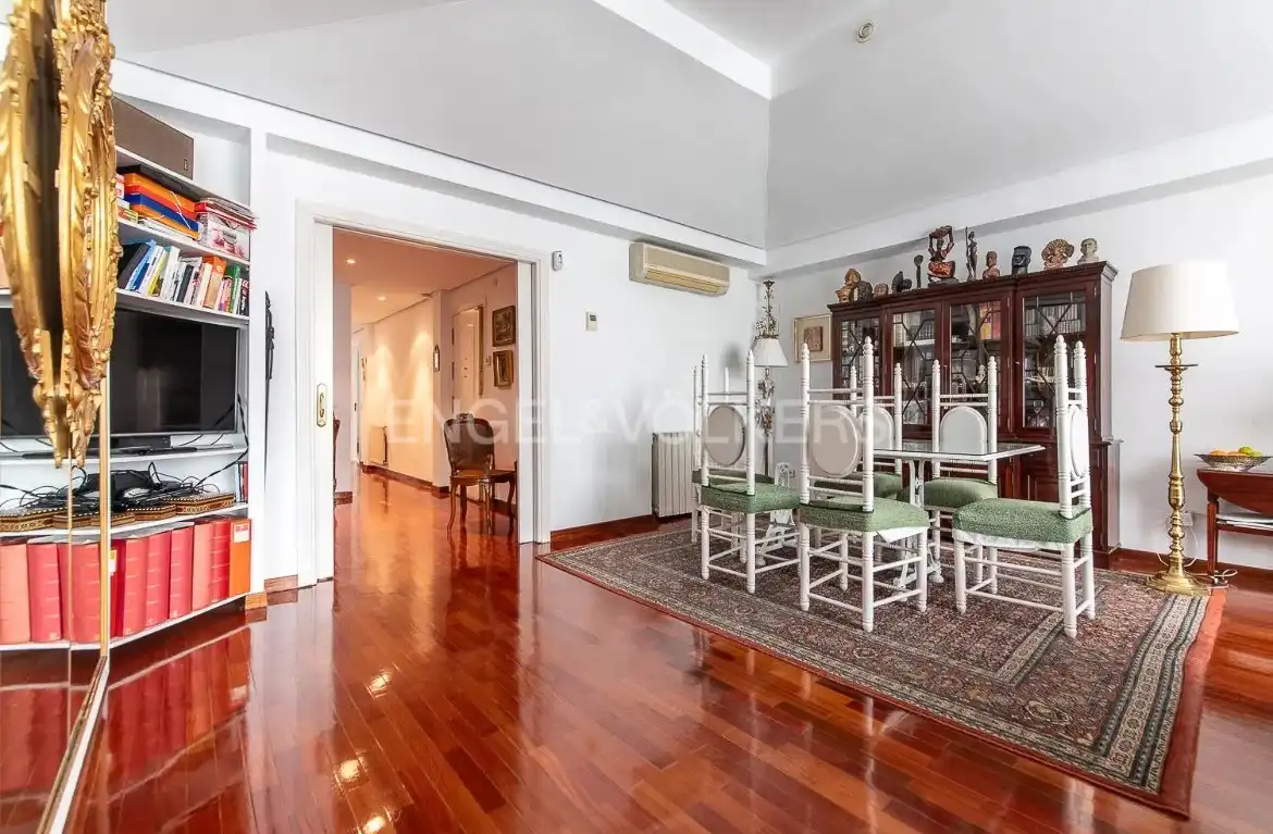Comedor de Casa o chalet en venta en Madrid con Aire acondicionado, Calefacción y Jardín privado