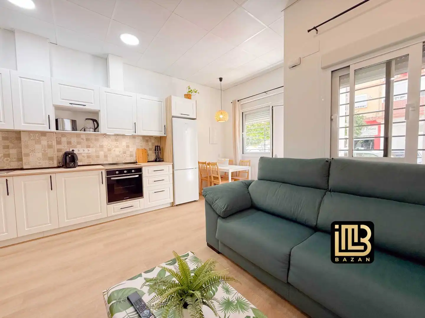 Study for rent in Calle Casarabonela, Santa Cristina - San Rafael