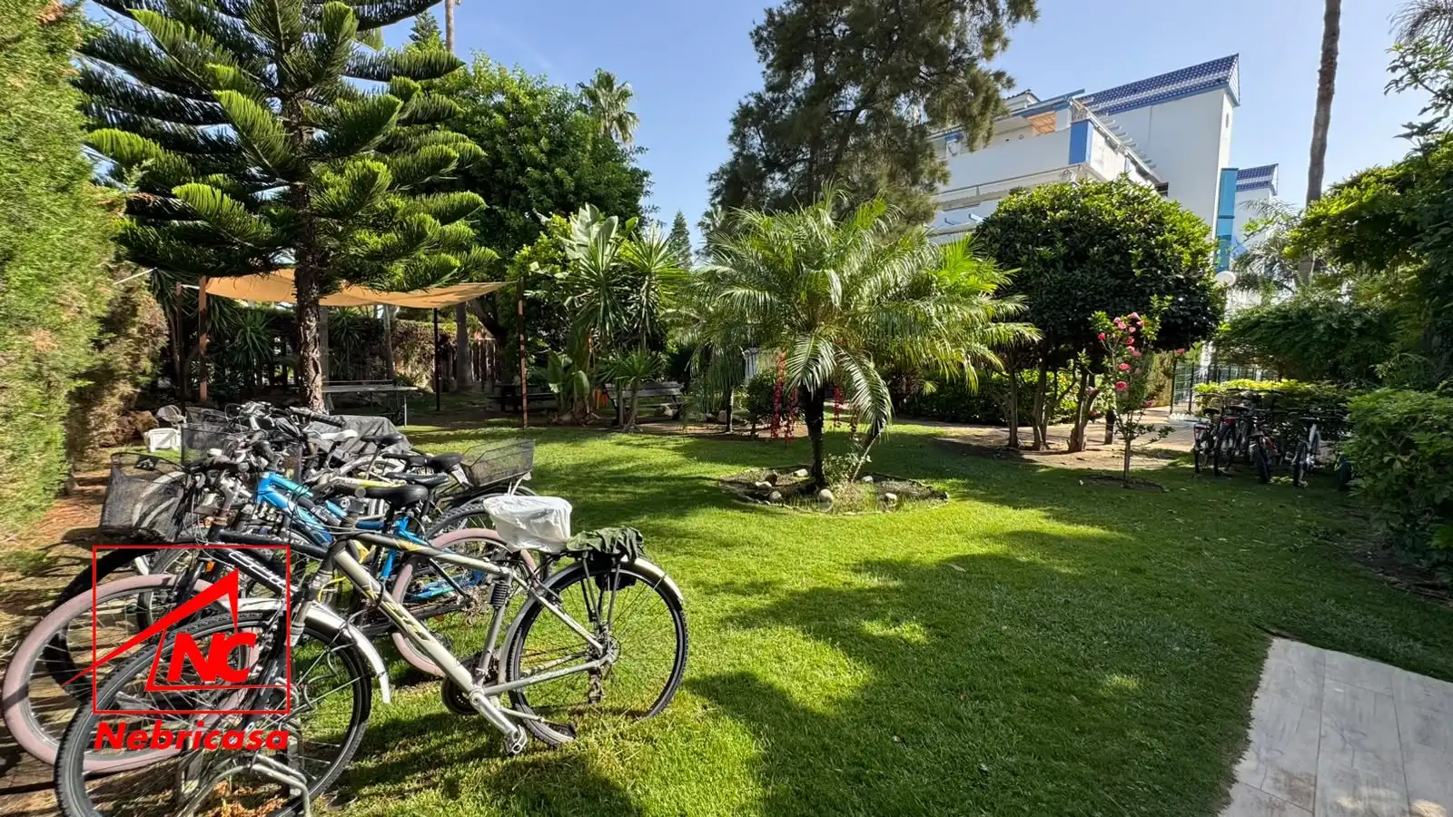 Jardí de Pis en venda en Rota amb Aire condicionat, Terrassa i Piscina