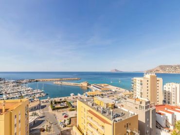 Flat with pool for sale in Puerto