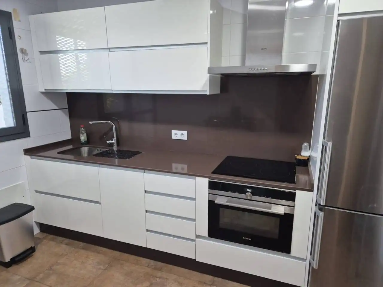 Cuina de Apartament de lloguer en Badajoz amb Calefacció i Moblat