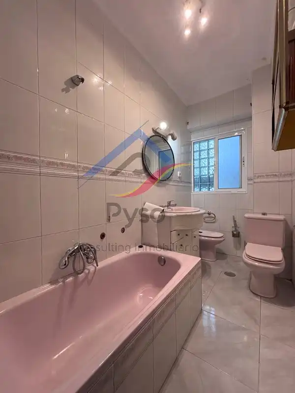 Bathroom of Flat for sale in Santander  with Heating, Parquet flooring and Oven